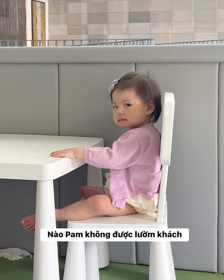 meme lườm 0040